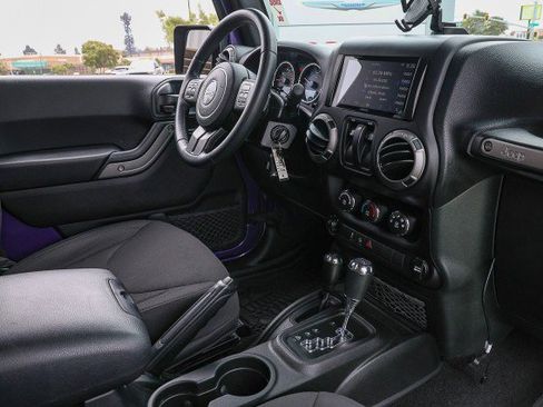 Used 2017 Jeep Wrangler Sport w/ Quick Order Package 24S AWD/4WD image 30