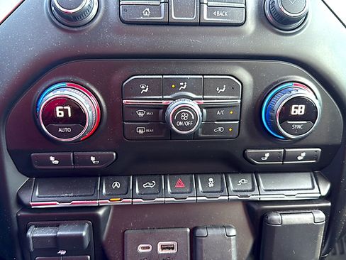 Used 2020 Chevrolet Silverado 1500 RST w/ Texas Edition RWD image 8