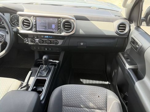 Used 2023 Toyota Tacoma SR5 w/ Technology Package AWD/4WD image 16