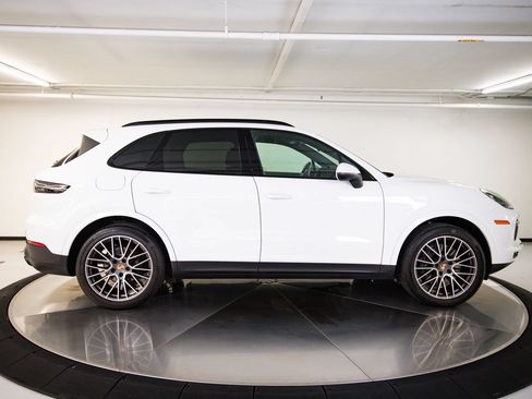 Certified 2023 Porsche Cayenne AWD/4WD image 8