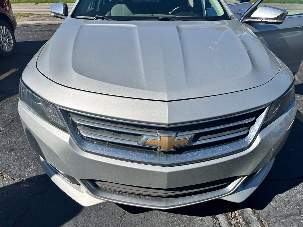Used 2017 Chevrolet Impala LT w/ Convenience Package FWD image 2