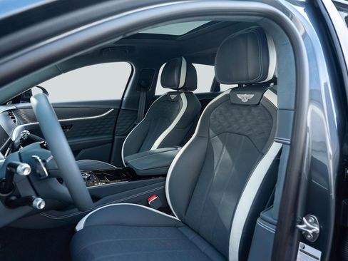 Used 2026 Bentley Flying Spur Plug-In Hybrid AWD/4WD image 8