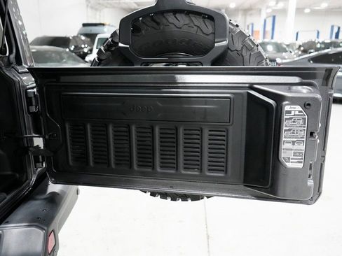 Used 2021 Jeep Wrangler Unlimited Rubicon w/ Trailer Tow Package image 43