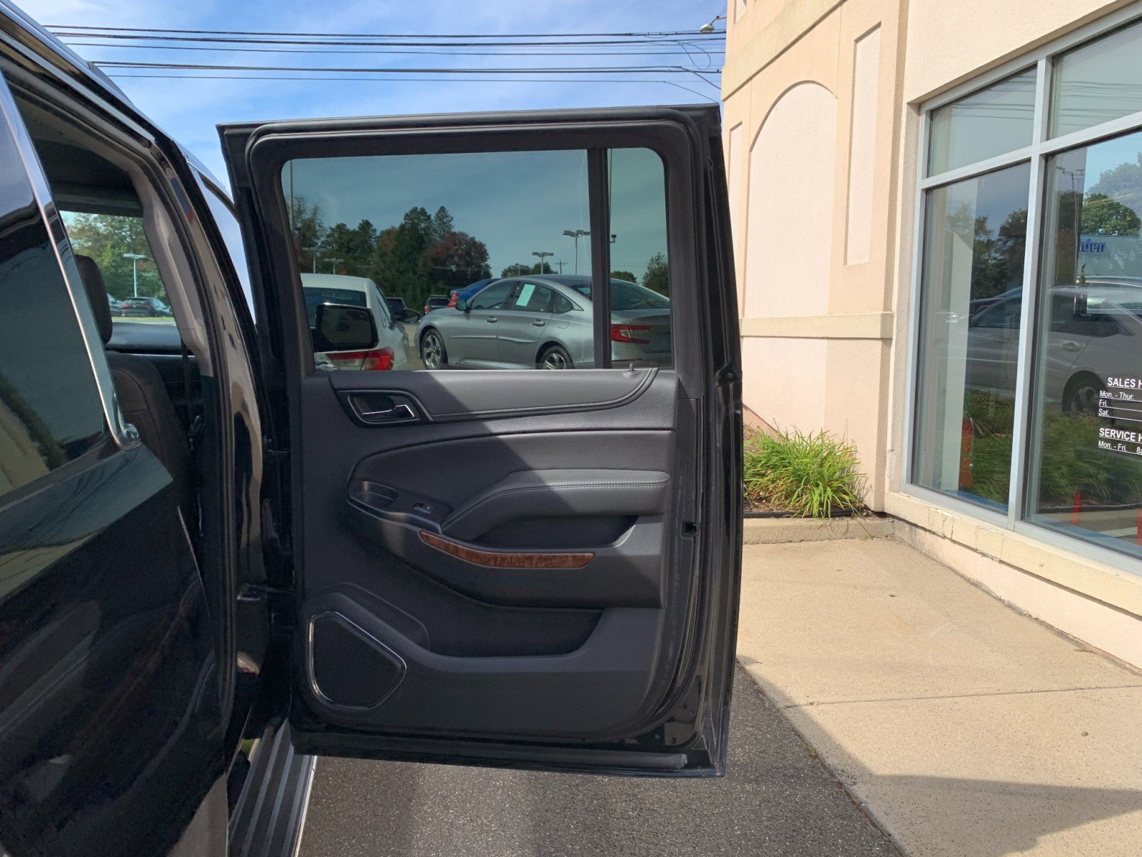Used 2020 Chevrolet Suburban Premier w/ Max Trailering Package AWD/4WD image 42