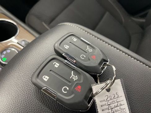 Used 2023 GMC Acadia SLE w/ Driver Convenience Package image 26