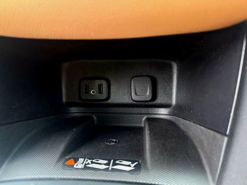 Used 2018 Chevrolet Equinox Premier image 29