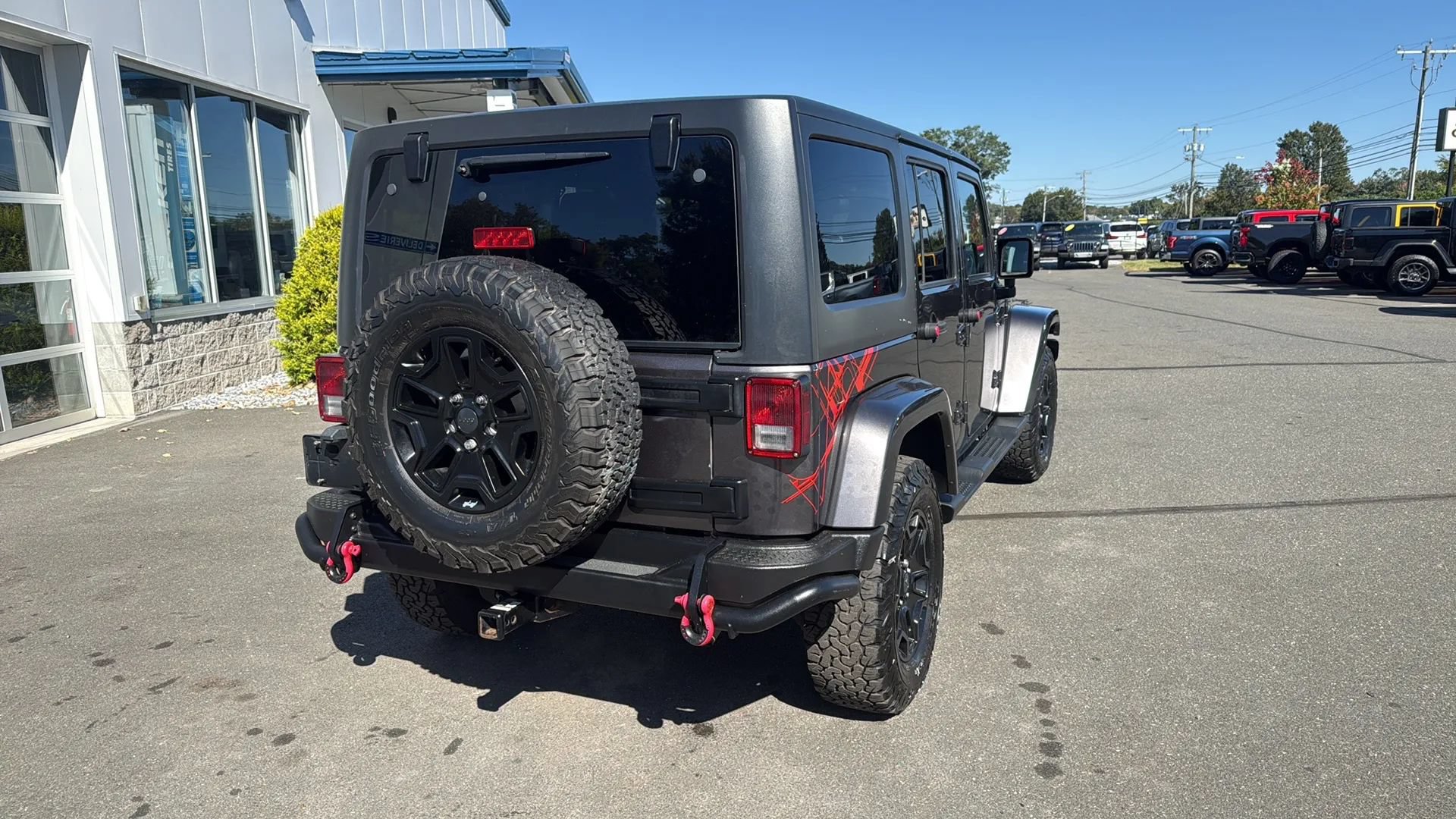 Used 2016 Jeep Wrangler Unlimited Sahara AWD/4WD image 26