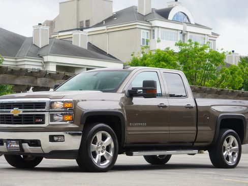 Used 2015 Chevrolet Silverado 1500 LT w/ LT Convenience Package AWD/4WD image 6