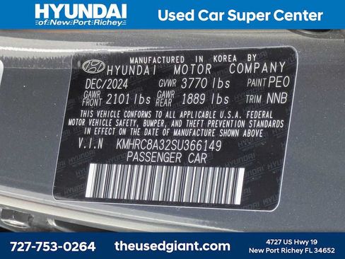 Certified 2025 Hyundai Venue Limited FWD image 33