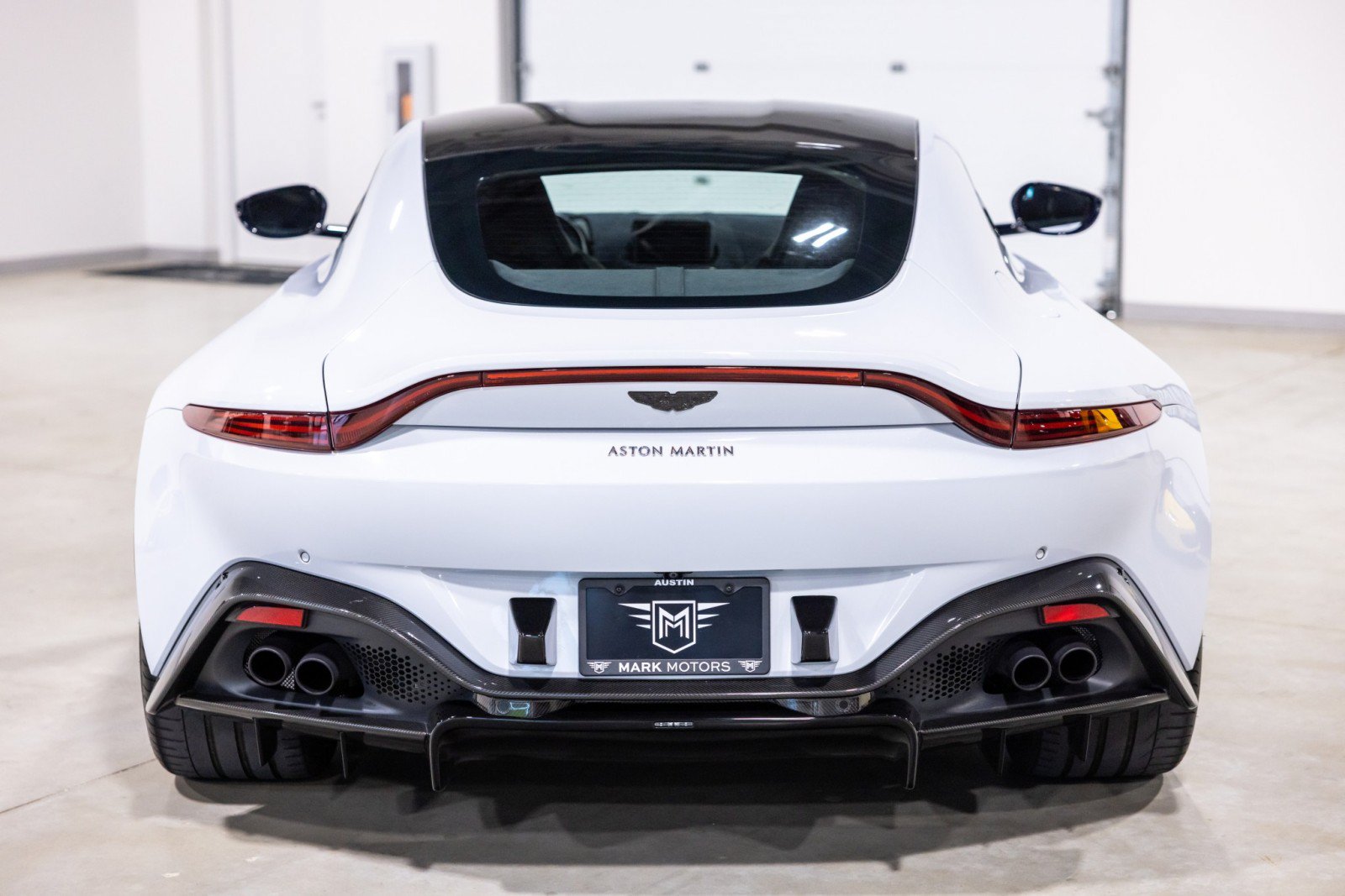 Used 2019 Aston Martin V8 Vantage Coupe RWD image 8