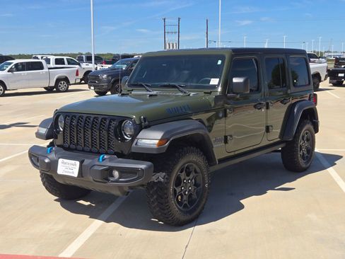 Certified 2023 Jeep Wrangler Unlimited w/ Convenience Group AWD/4WD image 7