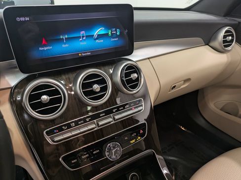 Used 2019 Mercedes-Benz C 300 4MATIC Sedan image 11