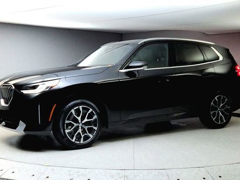 Used 2025 BMW X3 xDrive30i w/ Premium Package image 3