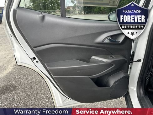 Used 2024 Chevrolet Trax RS FWD image 28