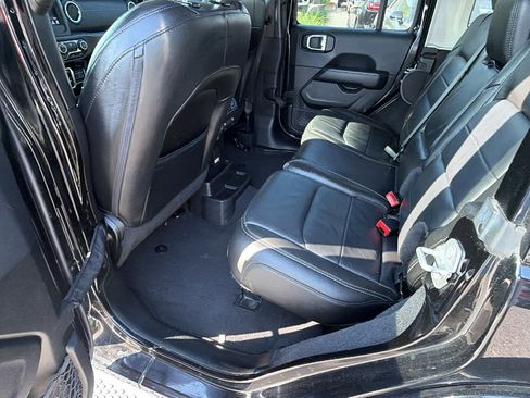 Used 2018 Jeep Wrangler Unlimited Sahara w/ Dual Top Group AWD/4WD image 23