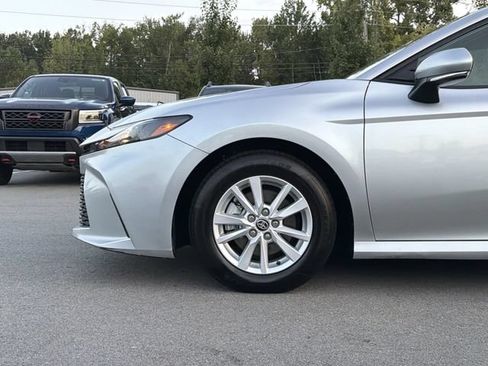 Used 2025 Toyota Camry LE FWD image 9