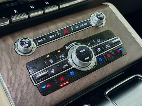 Used 2021 Lincoln Aviator Reserve w/ Equipment Group 202A image 18