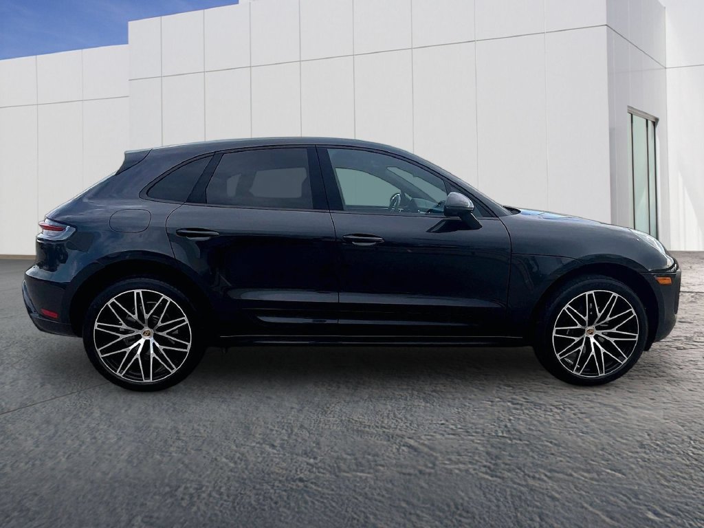 Certified 2026 Porsche Macan AWD/4WD image 8