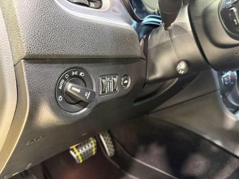Used 2017 Dodge Charger R/T RWD image 21