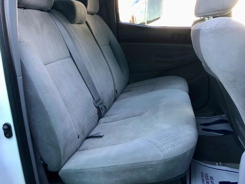 Used 2011 Toyota Tacoma 4x4 Double Cab image 11