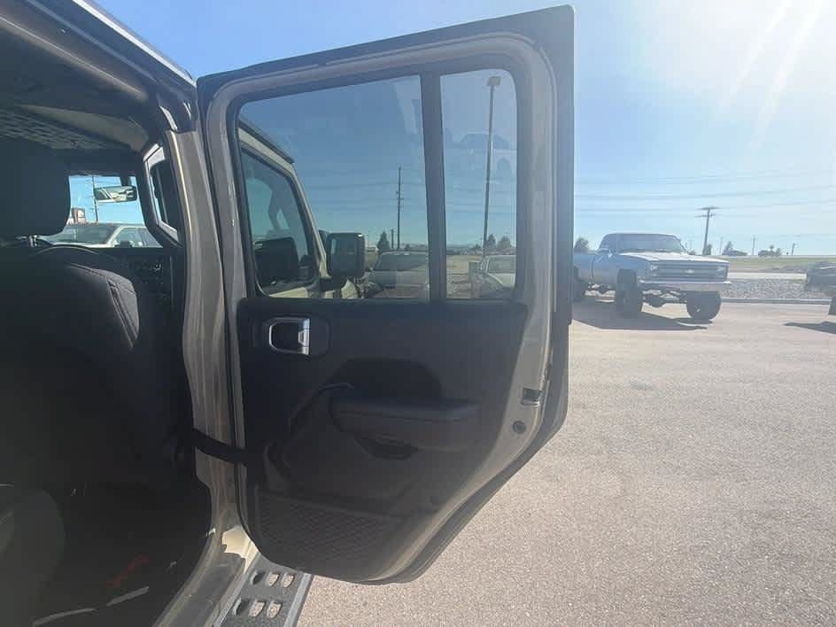 Used 2020 Jeep Gladiator Sport w/ Quick Order Package 24S AWD/4WD image 23