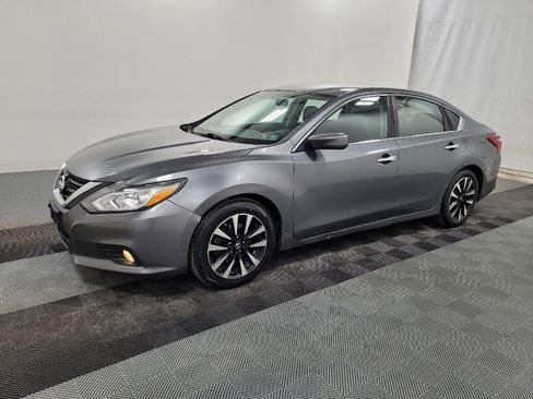 Used 2018 Nissan Altima 2.5 SV image 2