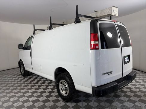 Used 2015 Chevrolet Express 2500 RWD image 5