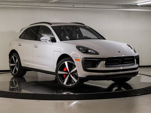 New 2026 Porsche Macan S AWD/4WD image 9