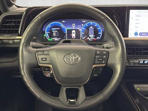 Used 2024 Toyota Crown Platinum AWD/4WD image 24