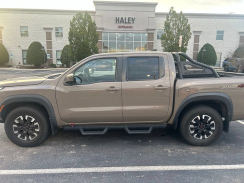 Used 2022 Nissan Frontier PRO-4X w/ Technology Package AWD/4WD image 5