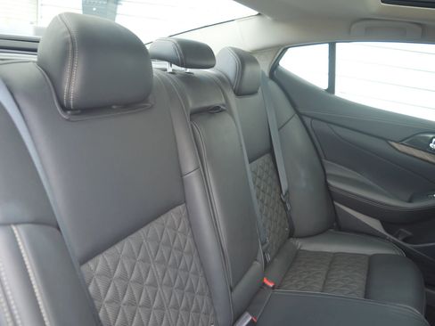 Used 2017 Nissan Maxima Platinum FWD image 23