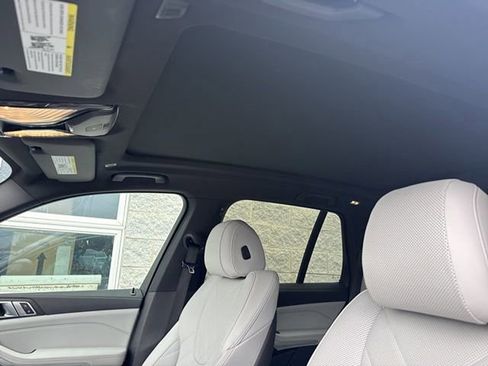 Certified 2024 BMW X5 xDrive40i w/ Premium Package image 18