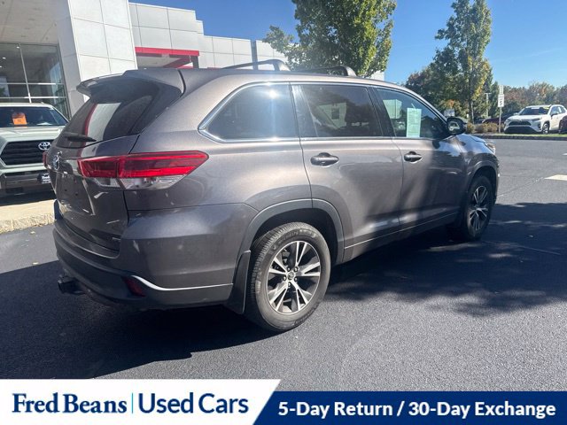 Used 2017 Toyota Highlander LE AWD/4WD image 7