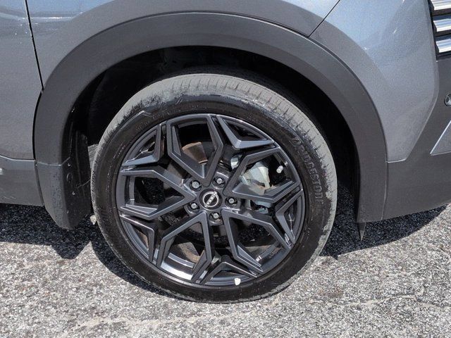 Used 2025 Nissan Kicks SR FWD image 10