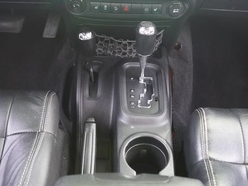 Used 2012 Jeep Wrangler Unlimited Sahara w/ Dual Top Group AWD/4WD image 23
