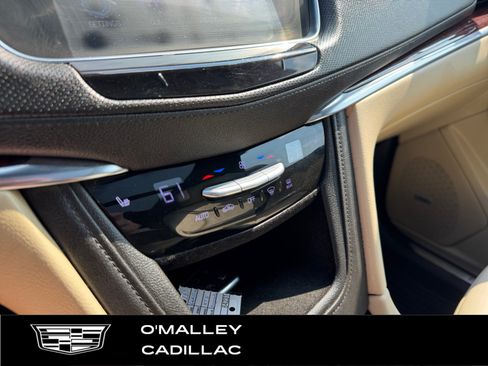 Used 2018 Cadillac XT5 Luxury w/ Driver Awareness Package AWD/4WD image 21