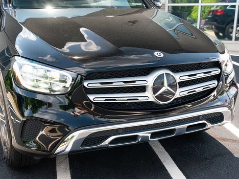 Used 2021 Mercedes-Benz GLC 300 4MATIC w/ Premium Package image 5