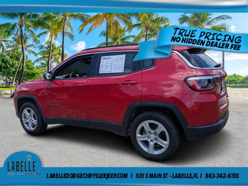 Used 2023 Jeep Compass Latitude AWD/4WD image 5