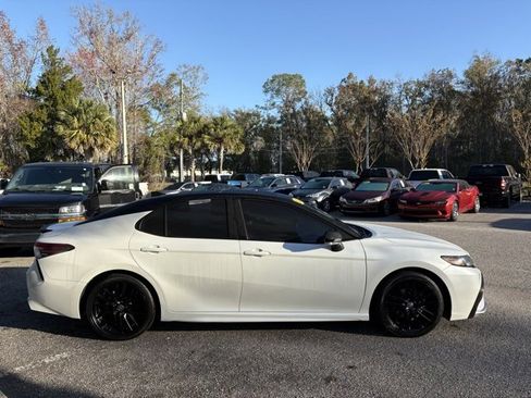 Used 2022 Toyota Camry XSE image 6