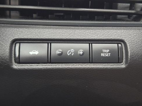 Used 2025 Nissan Altima 2.5 SV image 30