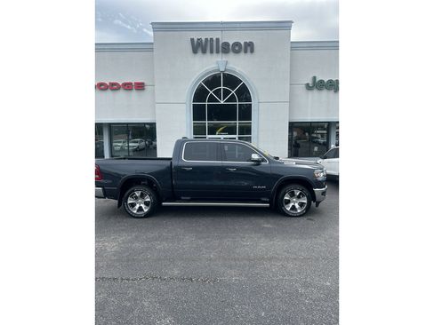 Used 2021 RAM 1500 Laramie AWD/4WD image 1