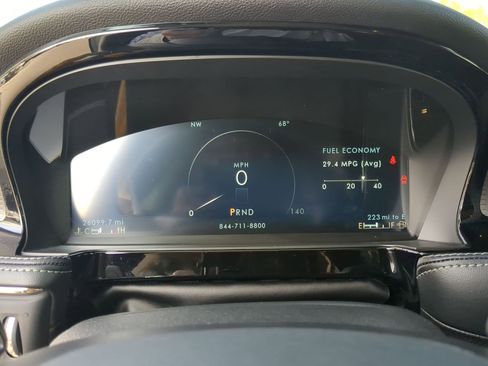 Used 2024 Lincoln Corsair Reserve image 14