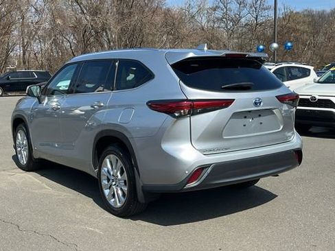Used 2023 Toyota Highlander Limited image 6