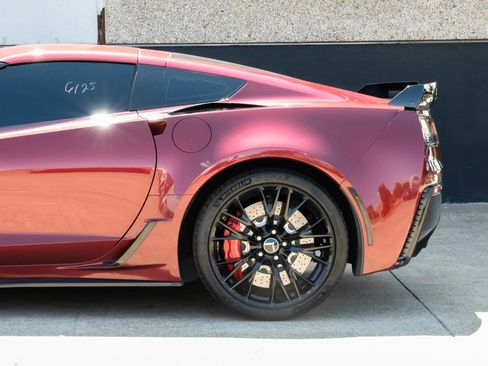 Used 2016 Chevrolet Corvette Z06 w/ 3LZ Preferred Equipment Group RWD image 16