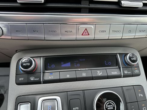 Used 2022 Hyundai Palisade Calligraphy FWD image 17