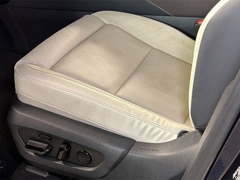 Used 2025 Lexus RX 450h AWD w/ Luxury Package image 28