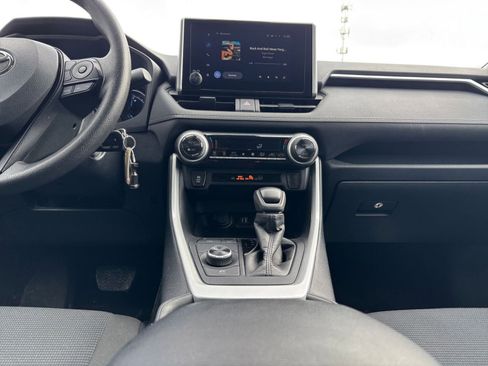 Used 2025 Toyota RAV4 LE image 18