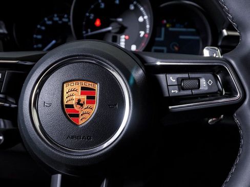 New 2026 Porsche Macan image 19