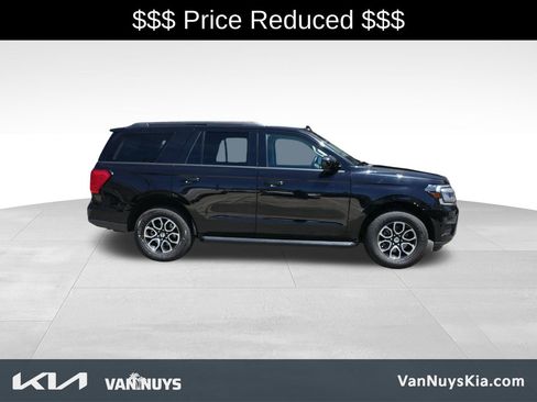 Used 2024 Ford Expedition XLT RWD image 2