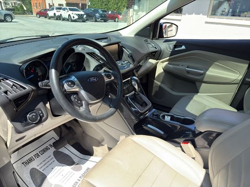 Used 2014 Ford Escape Titanium w/ Equipment Group 401A AWD/4WD image 10